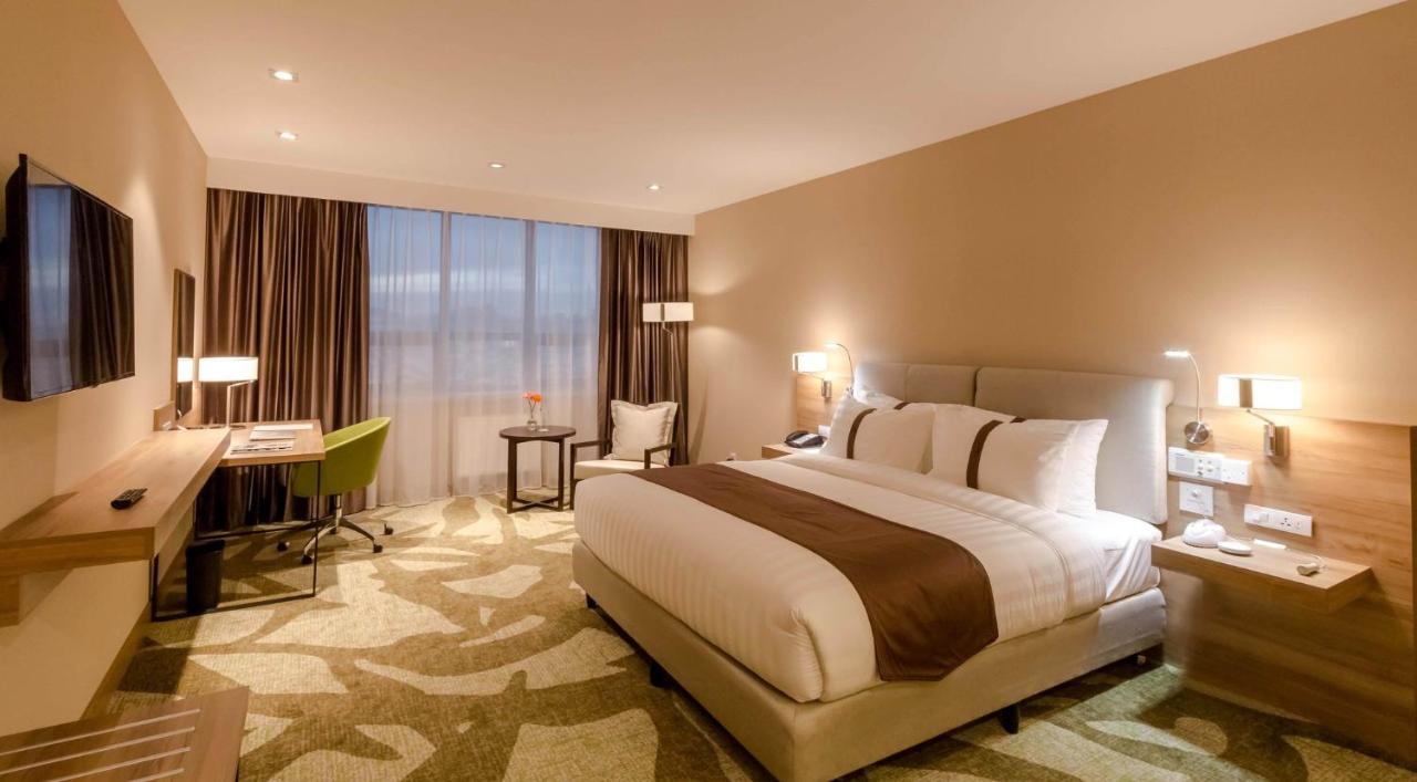 Holiday Inn Ulaanbaatar By Ihg מראה חיצוני תמונה