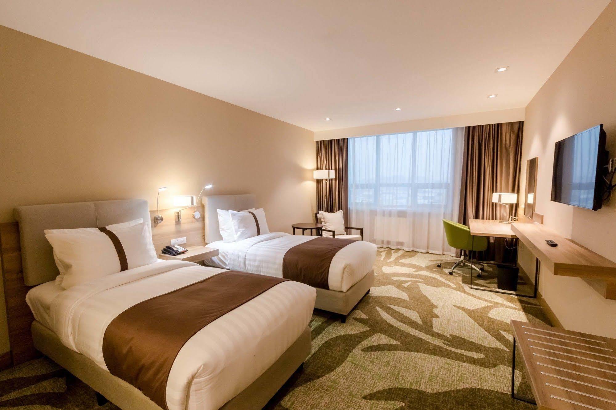 Holiday Inn Ulaanbaatar By Ihg מראה חיצוני תמונה