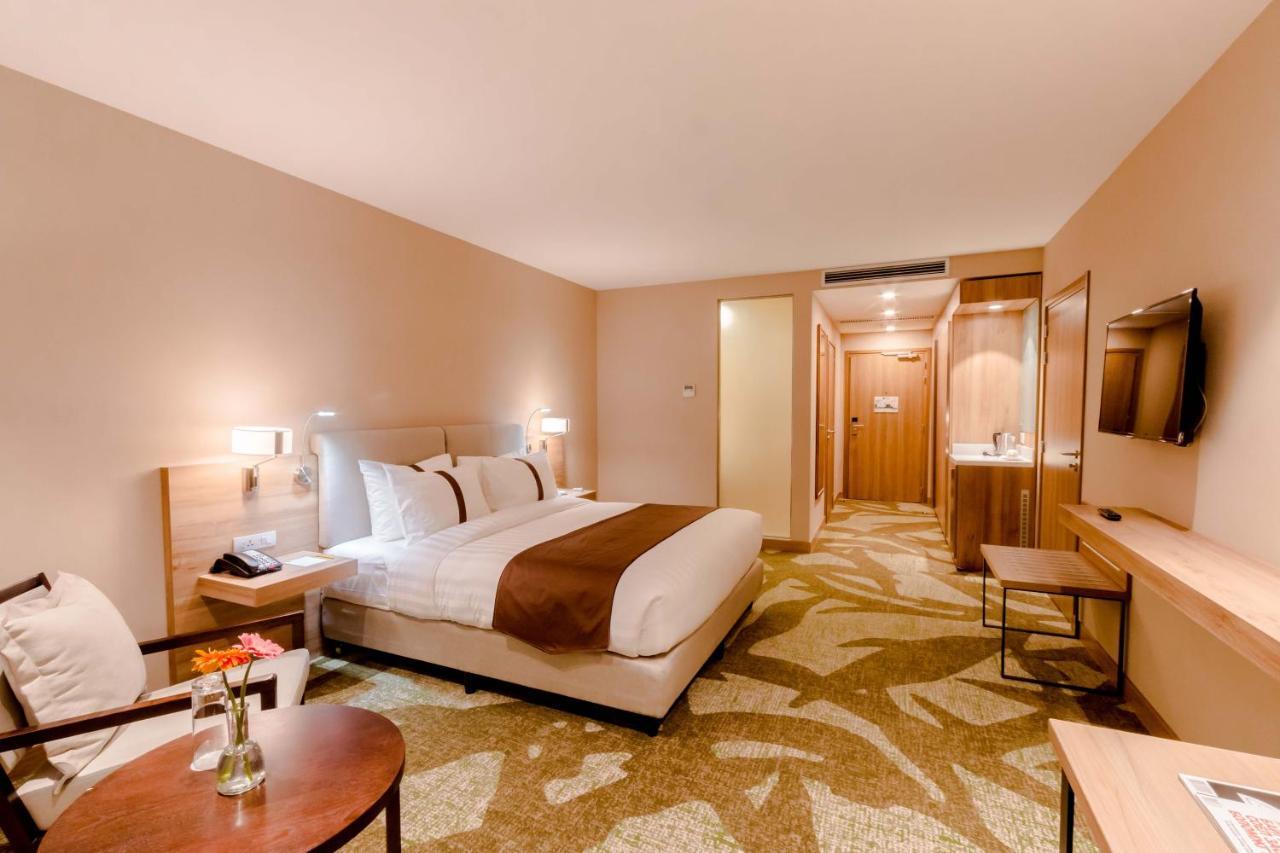 Holiday Inn Ulaanbaatar By Ihg מראה חיצוני תמונה