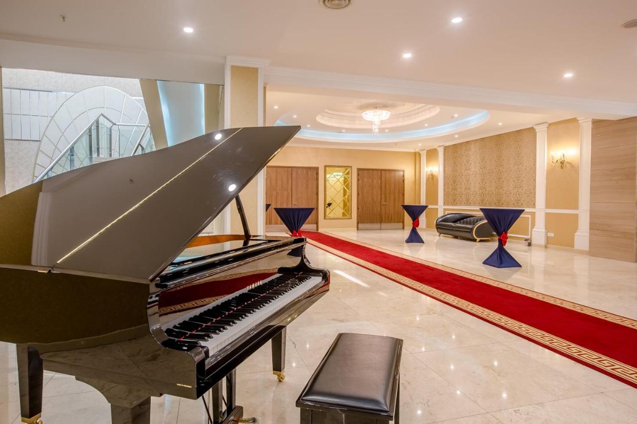 Holiday Inn Ulaanbaatar By Ihg מראה חיצוני תמונה